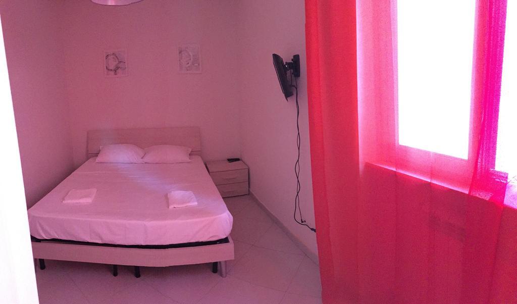 Academy House Pisa Centrale ห้อง รูปภาพ