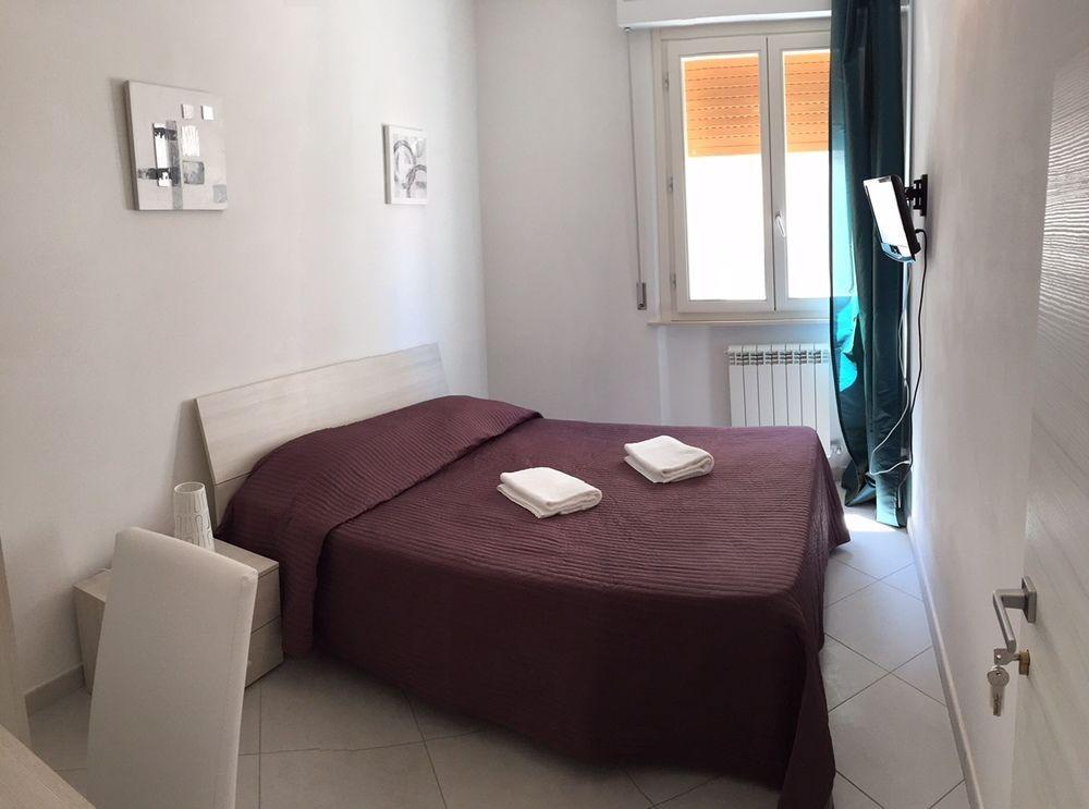 Academy House Pisa Centrale ภายนอก รูปภาพ